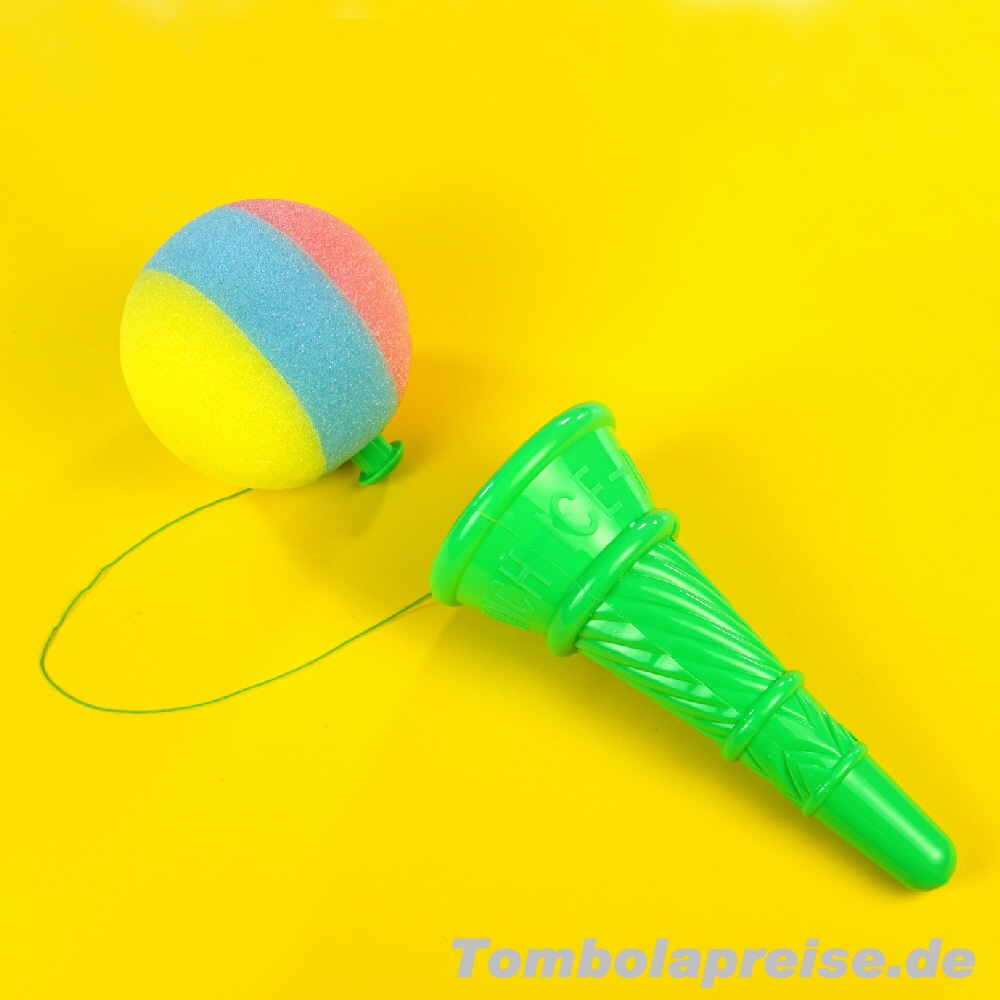 Tombolapreis Fangspiel Eistüte mit Softball