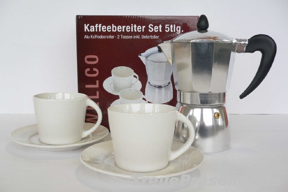 Kaffeebereiter mit Tassenset